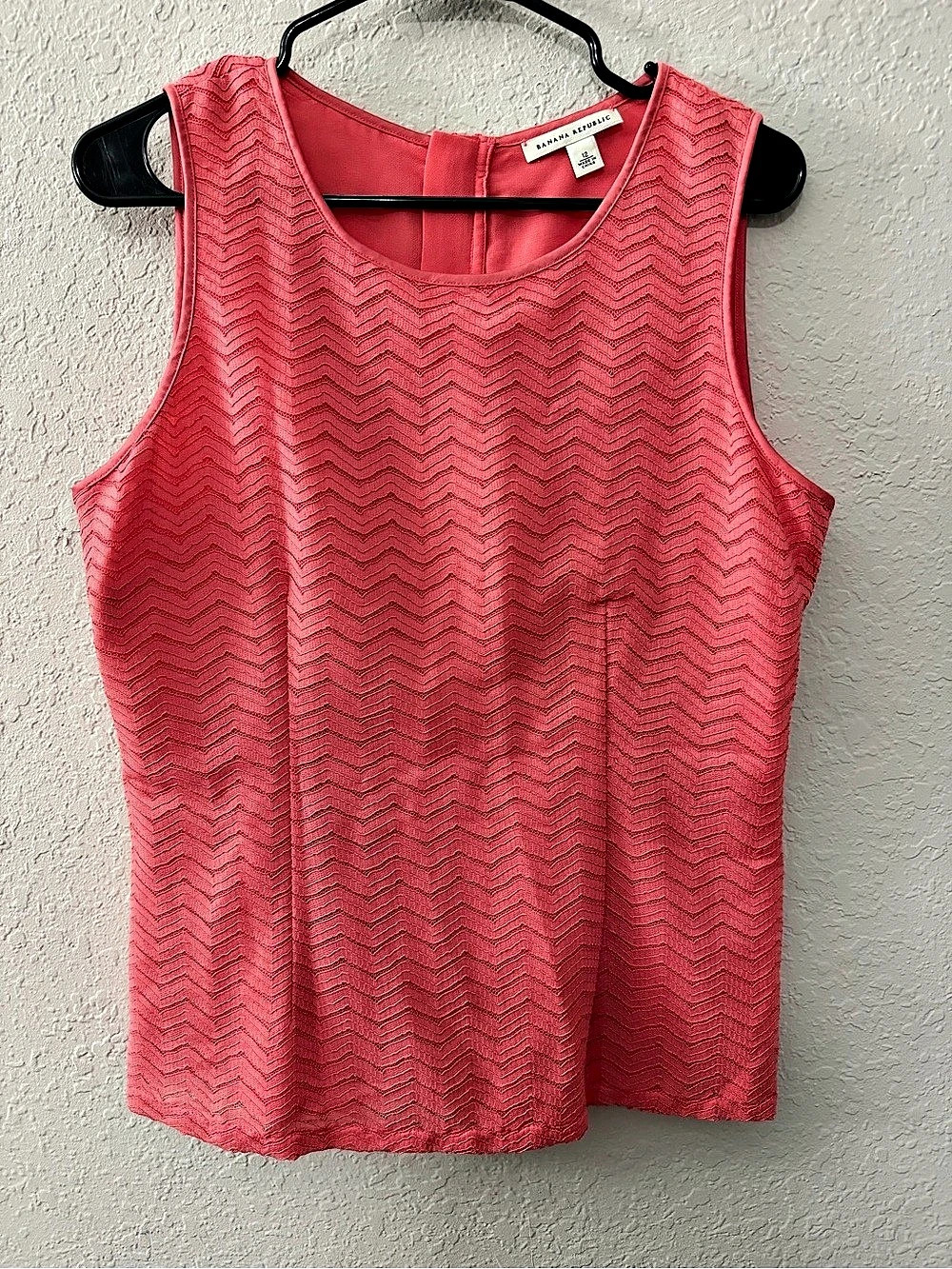 Banana Republic Chevron Sleeveless Blouse in Pink Size 12